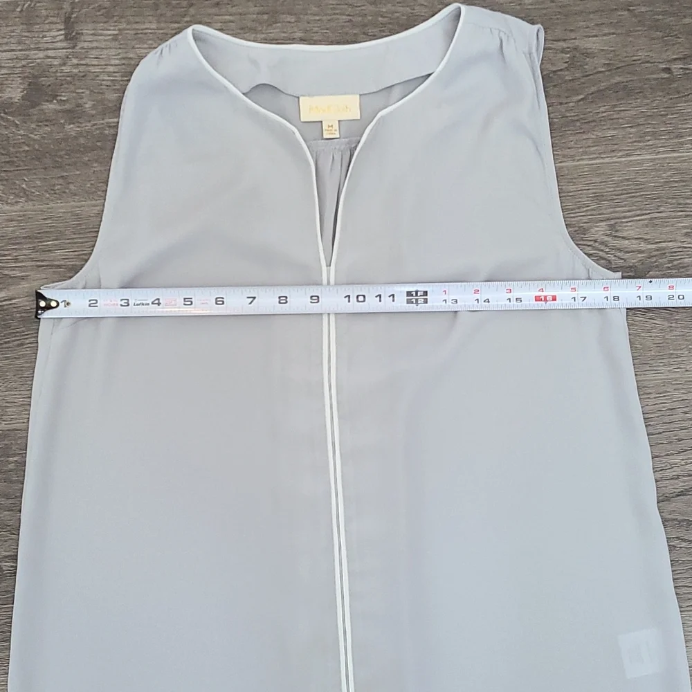 ModCloth Light Grey Top - Picture 4 of 8